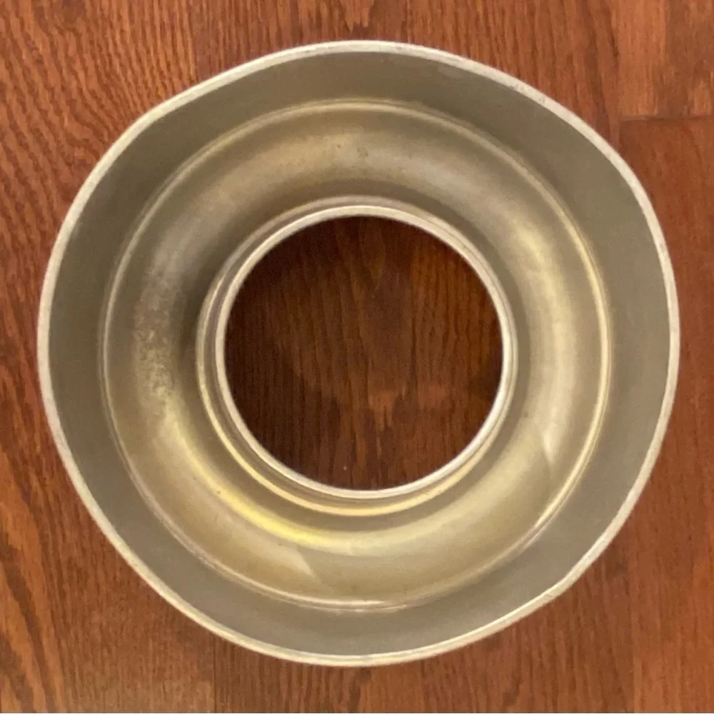 Bundt Angel Food Cake Pan Vintage 2.5”X8.5” 1960’s Round Aluminum